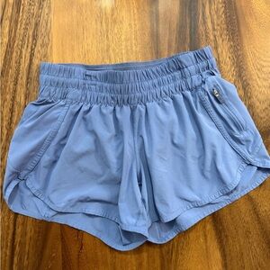 Lululemon size 6 Tracker Shorts